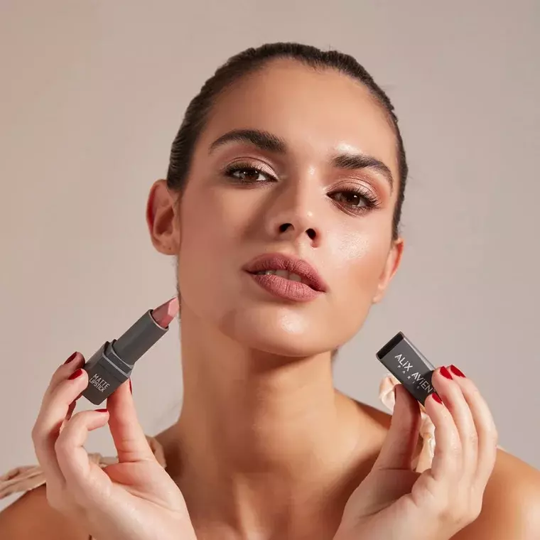Alix Avien Paris Matte lipstick #415 Dusty Pink (4gm)