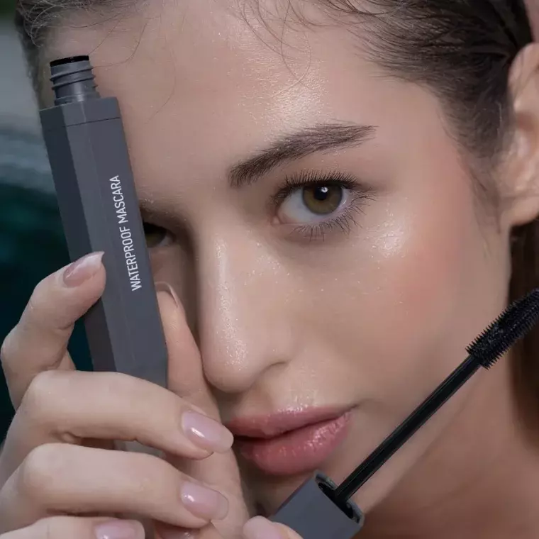 Alix Avien Paris Waterproof Mascara (12ml)