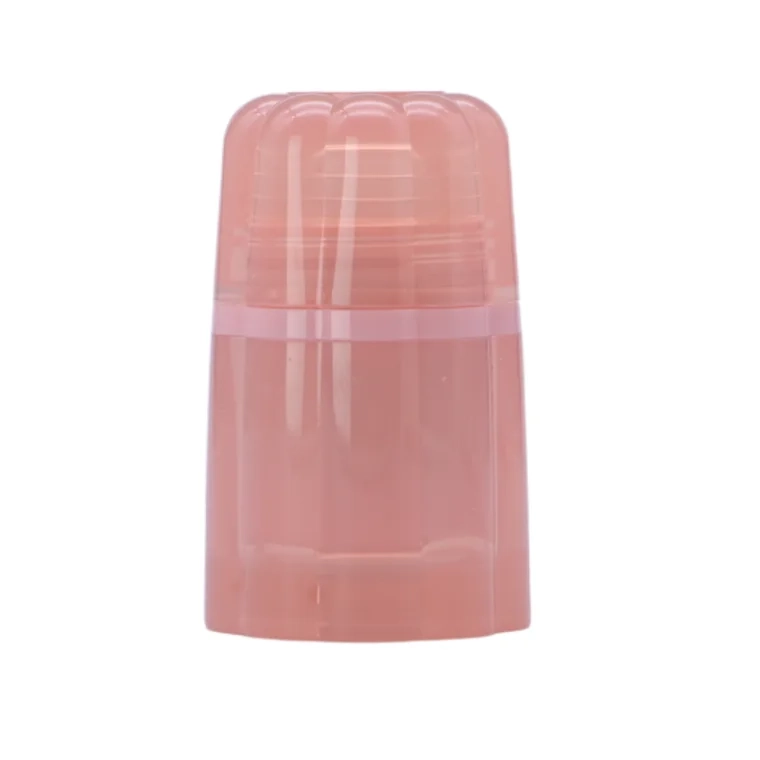 Gege Bear Tow-Tone Solid Lip Gloss #04 Strawberry Red Syrup (4.4gm)