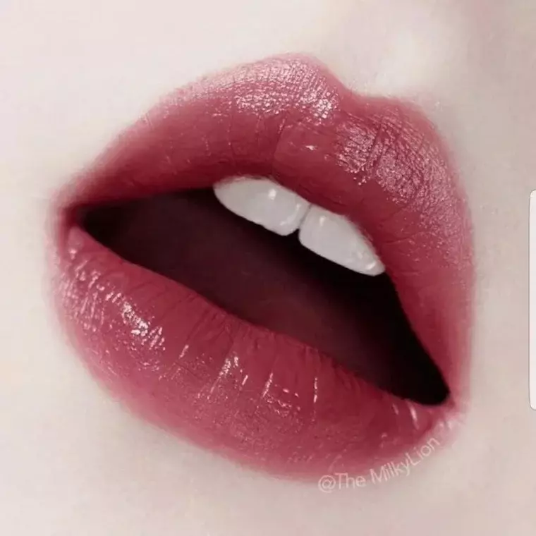 MAC Love Me Lipstick - 408 Bated Breath (3gm)