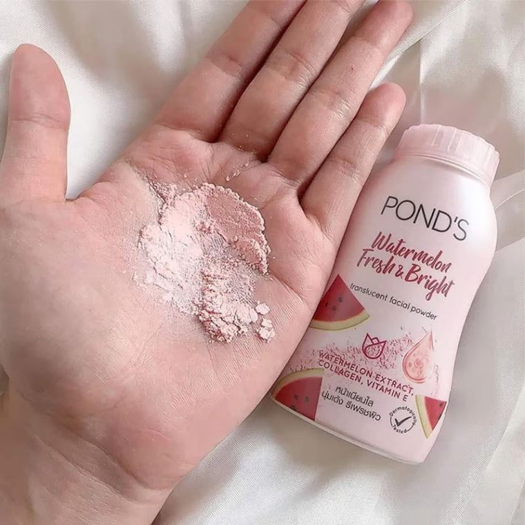 Pond's Watermelon Fresh & Bright Translucent Facial Powder (50gm)