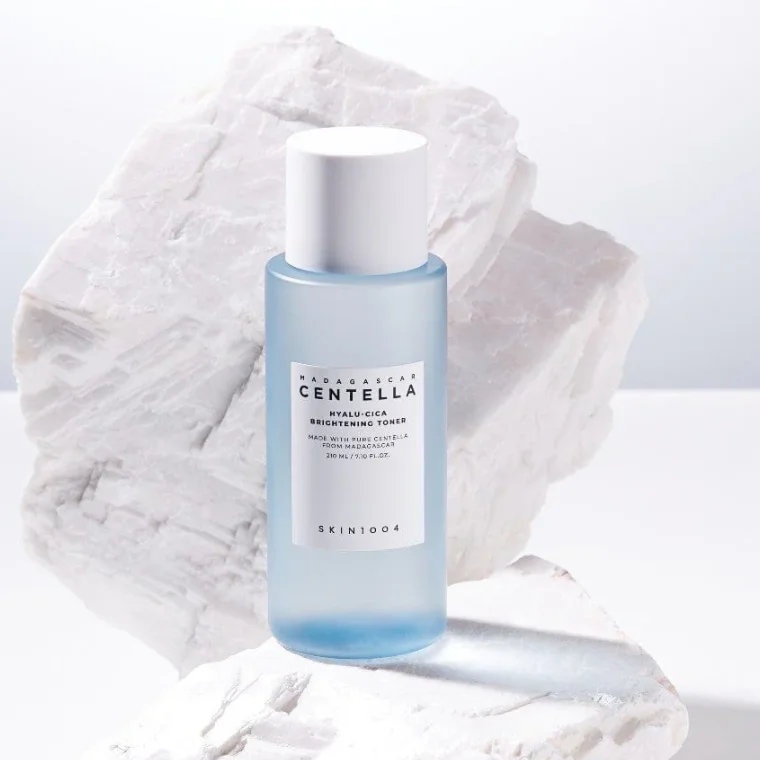 Skin1004 Madagascar Centella Hyalu Cica Brightning Toner (30ml)