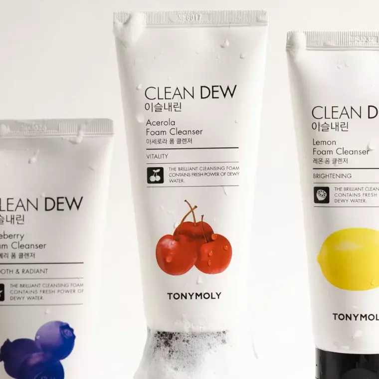 Tonymoly Clean Dew Lemon Foam Cleanser (180gm)